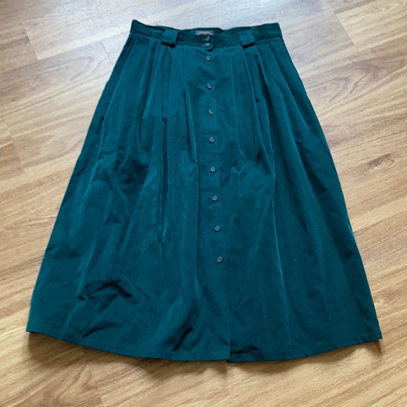 Vintage Dresses & Skirts - VTG Dark Green Corduroy Button Front Skirt, 16